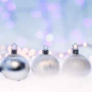 白と銀色のツリー飾り1
