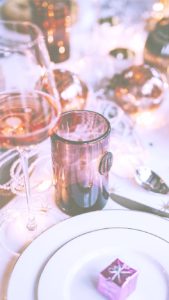 ライトを飾ったクリスマスのテーブル2