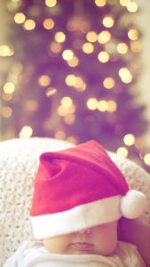 サンタの帽子をかぶった赤ちゃん2