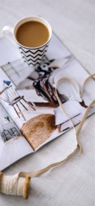 雑誌とコーヒー2