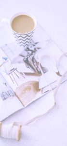 雑誌とコーヒー1