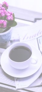 ピンクの花とコーヒー1