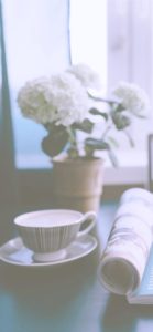 白い花とコーヒー1