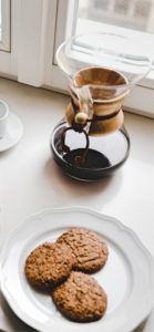 ペーパードリップのコーヒーとクッキー2