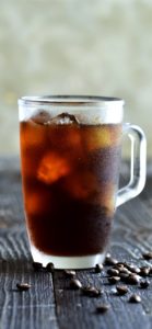 コーヒー豆とアイスコーヒー2