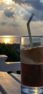 海とアイスコーヒー2