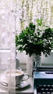 カーテン越しのコーヒー1