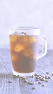 コーヒー豆とアイスコーヒー2