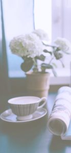 白い花とコーヒー1