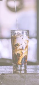 アイスコーヒーにミルク1