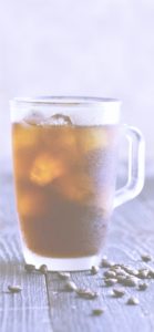 ブラックのアイスコーヒー1