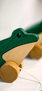 木製のカエル1