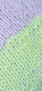 グリーンのニット2