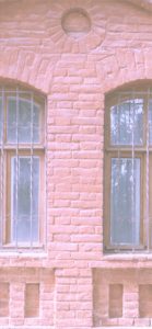 ピンクの壁の建物2