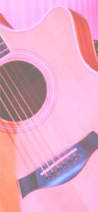 ピンクのギター1