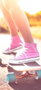 スケートボードをする女の子1