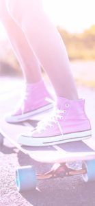 スケートボードをする女の子2