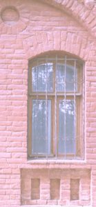 ピンクのレンガの建物1