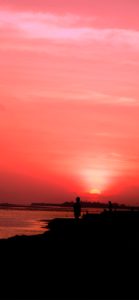 ピンク色のサンセットと海2