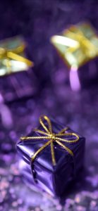 紫色のプレゼントの飾り2