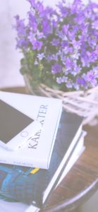 紫色の花の鉢植え2