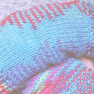 鮮やかなニットの手袋1