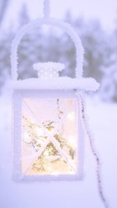 雪の中のランタン1