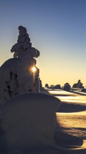 雪が積もった山2