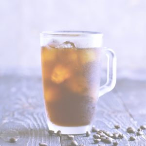 コーヒー豆とアイスコーヒー2