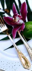 南国の花とカトラリー2