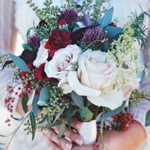 花嫁の白いバラのブーケ1