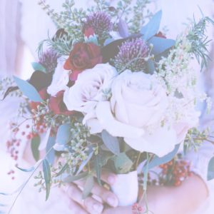 花嫁の白いバラのブーケ2