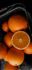 ワイヤーバスケットとオレンジ4