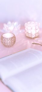 キャンドルと本2