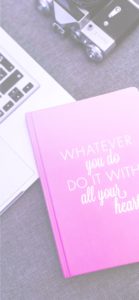 ピンクのノートとパソコン2