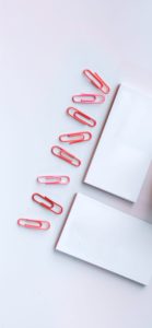 ピンクのペーパークリップ