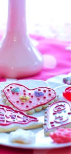 白い陶器とクッキー1