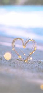 砂浜の光るハート2