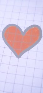 方眼ノートに書かれたハート2