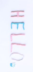 カラフル粘土のハローの文字1