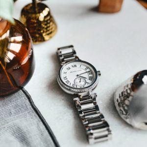 シルバーの時計1