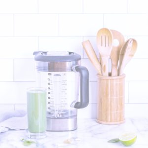 白いタイルのキッチン2