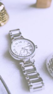 シルバーの時計2