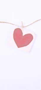 白い壁にハート2