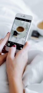 スマホと女の子