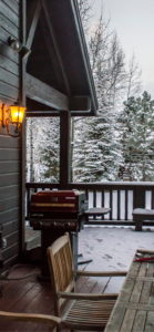 ウッドデッキと雪景色1