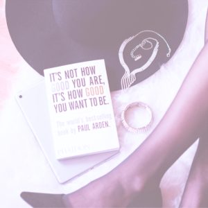 黒い帽子とジュエリー2