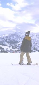 スノーボーダーと雪山4