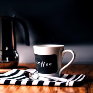 黒いマグカップ