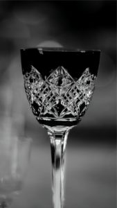 繊細な細工のグラス